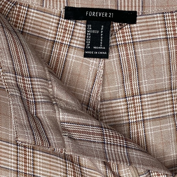 Forever 21 Plaid jogger style cargo pants with removable pocket chain - Picture 4 of 8